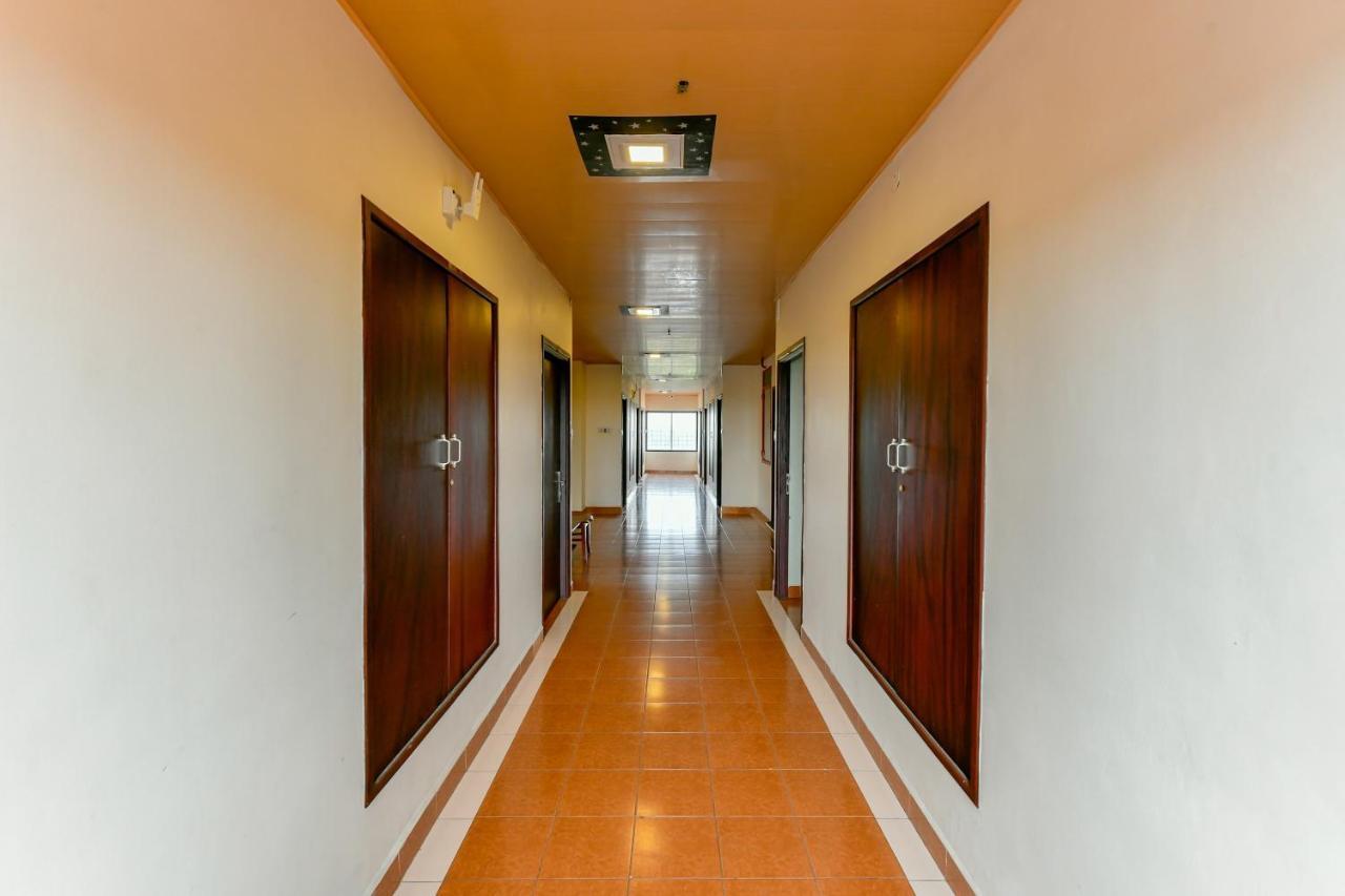 Oyo Flagship 9560 Hotel Bellwether Kochi Buitenkant foto