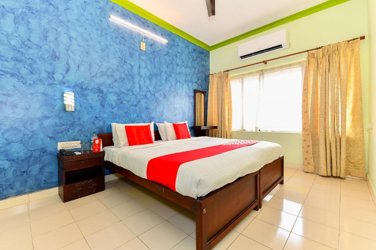 Oyo Flagship 9560 Hotel Bellwether Kochi Buitenkant foto