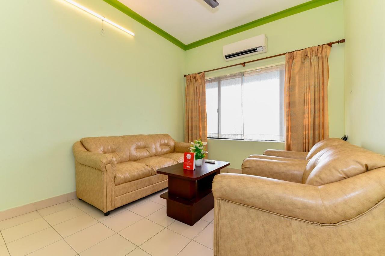 Oyo Flagship 9560 Hotel Bellwether Kochi Buitenkant foto